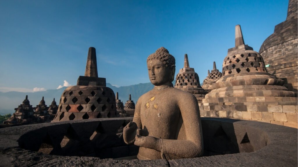 4 Destinasi Wisata Ikonik Indonesia untuk Mengisi Libur Akhir Pekan 1 4