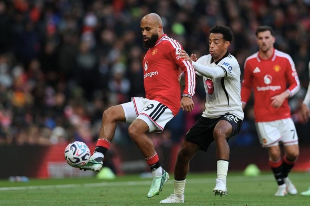 Hasil MU vs Bournemouth 0-3: Blunder Fatal & Puasa Kemenangan 8 Laga, Setan Merah Dekati Zona Degradasi! 2 3